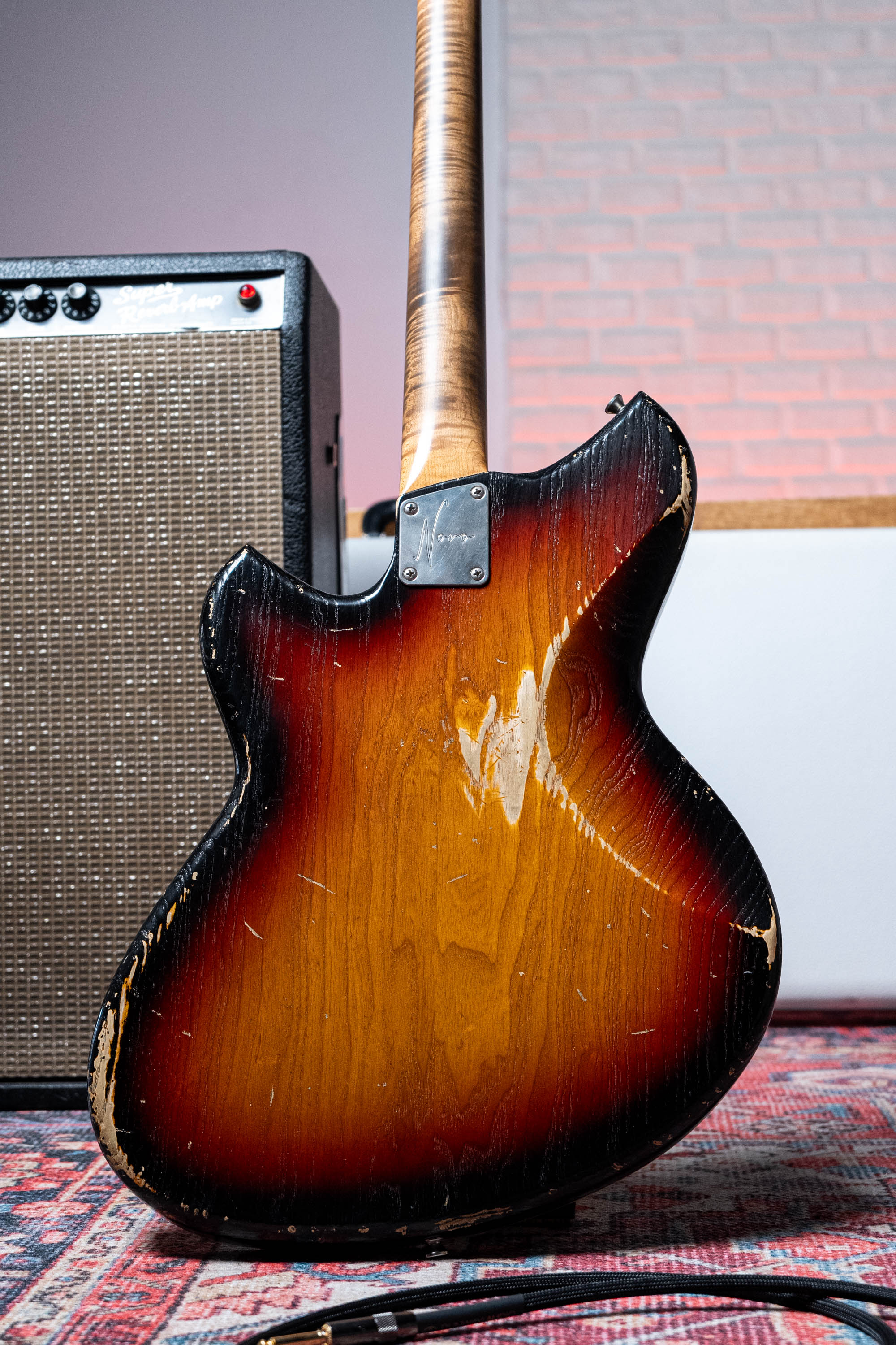 Novo Miris J in 3-Tone Burst - Image 5