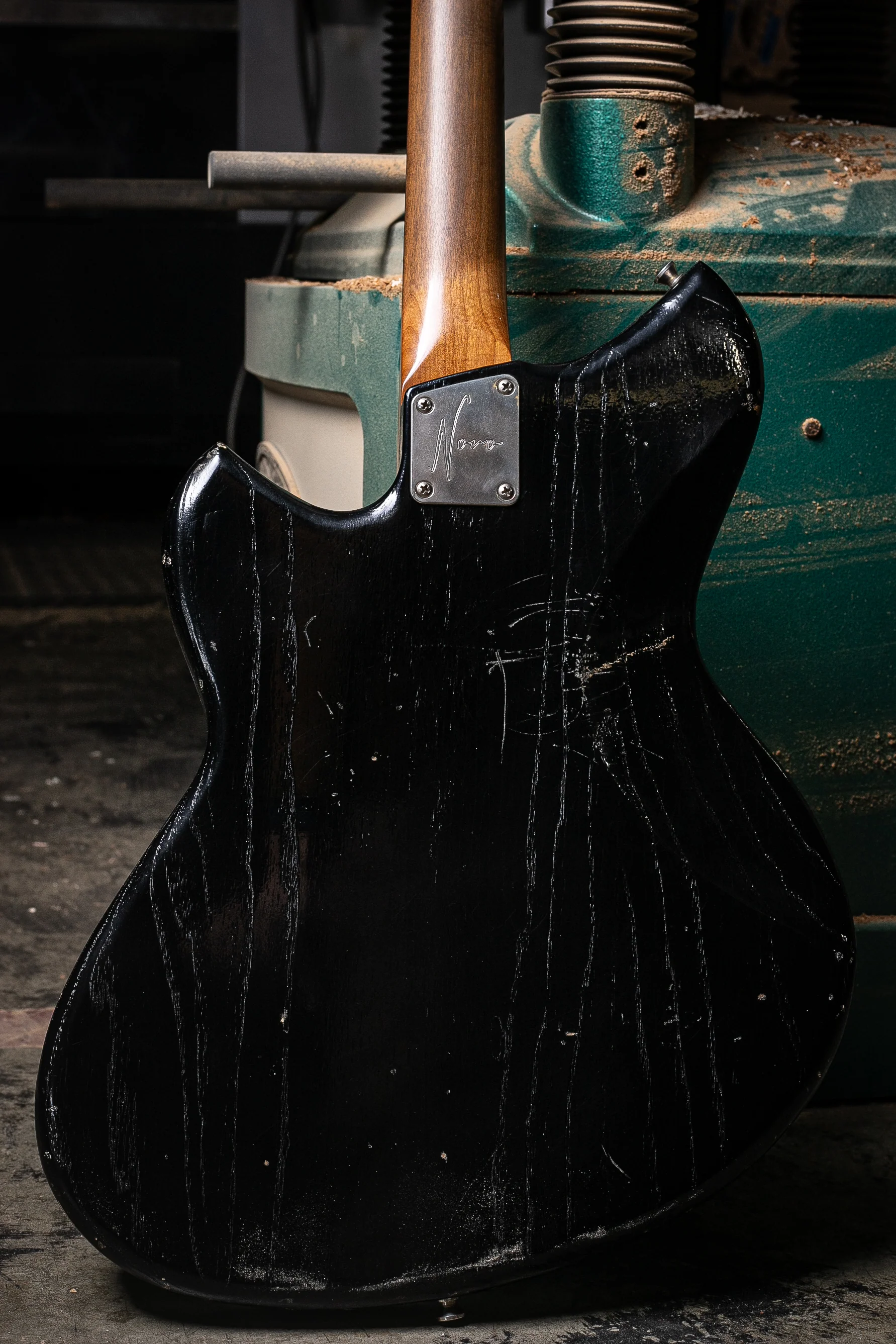 Novo Miris J in Bull Black - Image 4