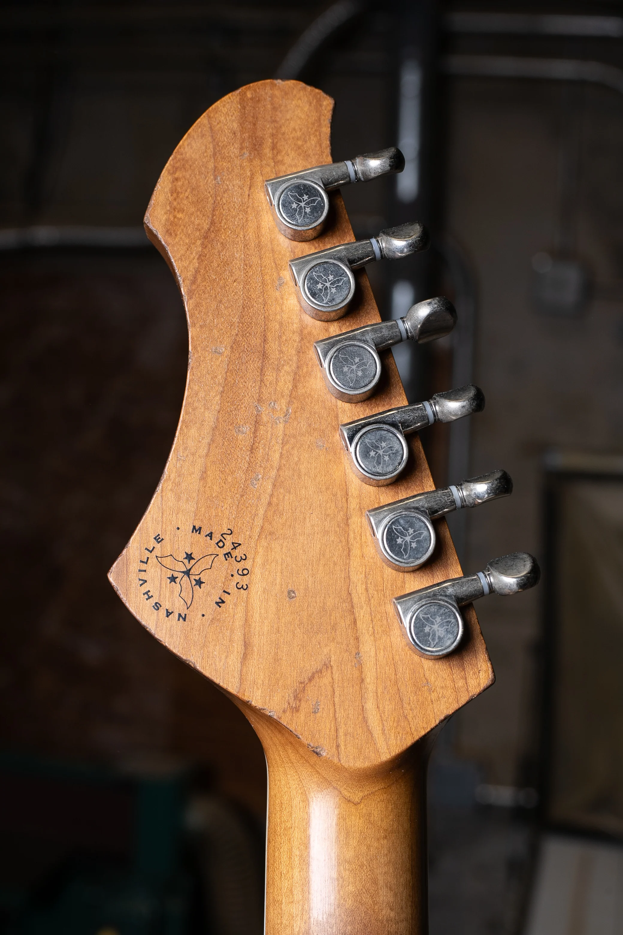 Novo Serus P2 in Bull Black over Aztec Gold - Image 7