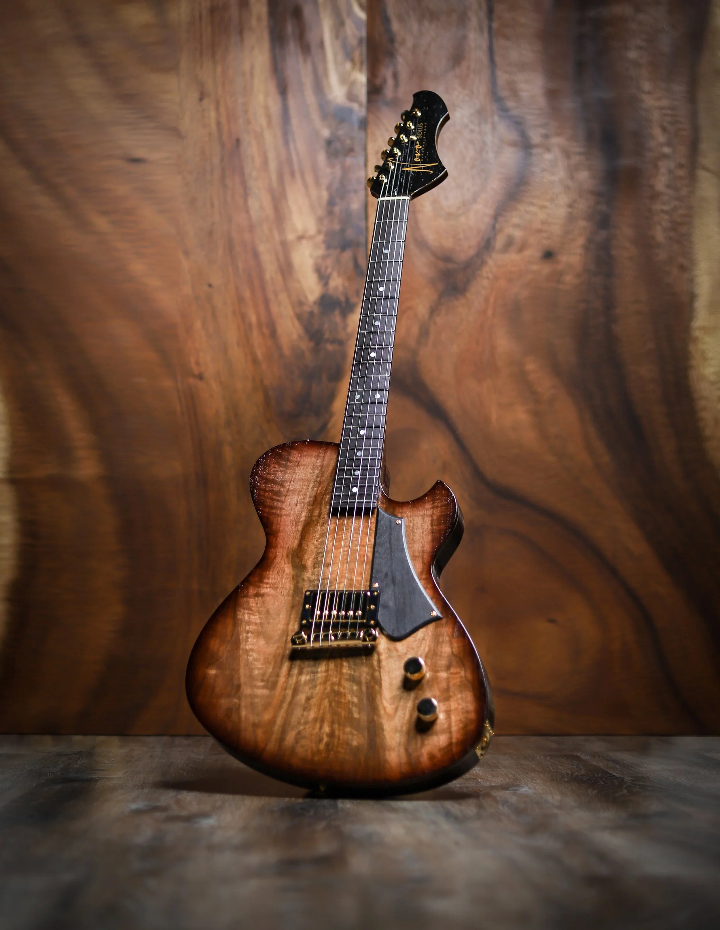 Signature SOLUS H1 - Tobacco Burst - Image 2