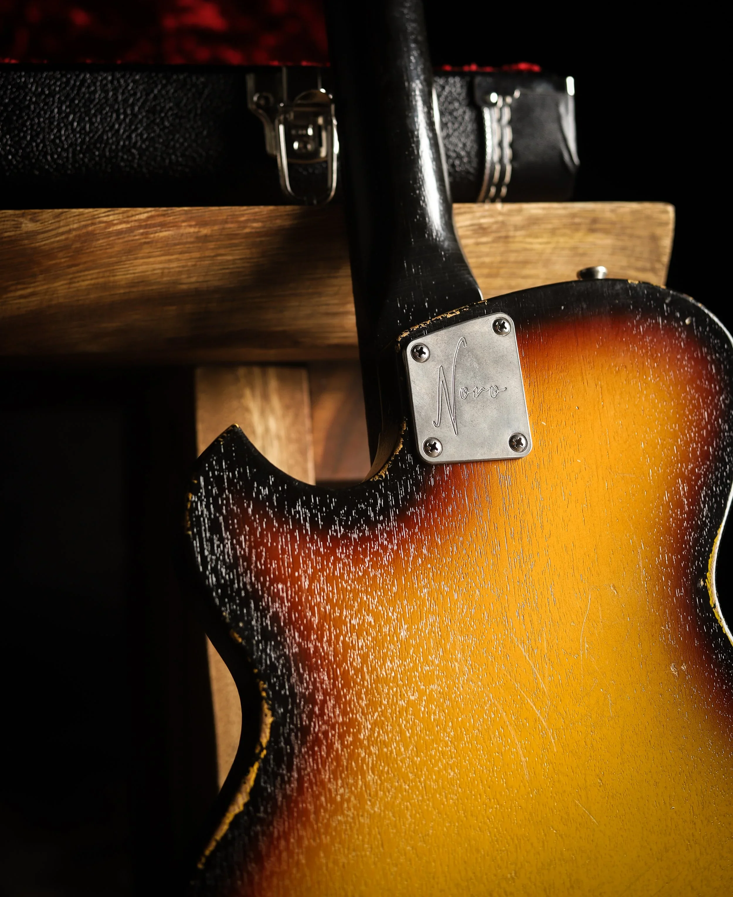 Signature SOLUS M1 - TV Burst on Mahogany (4 of 5) - Image 5