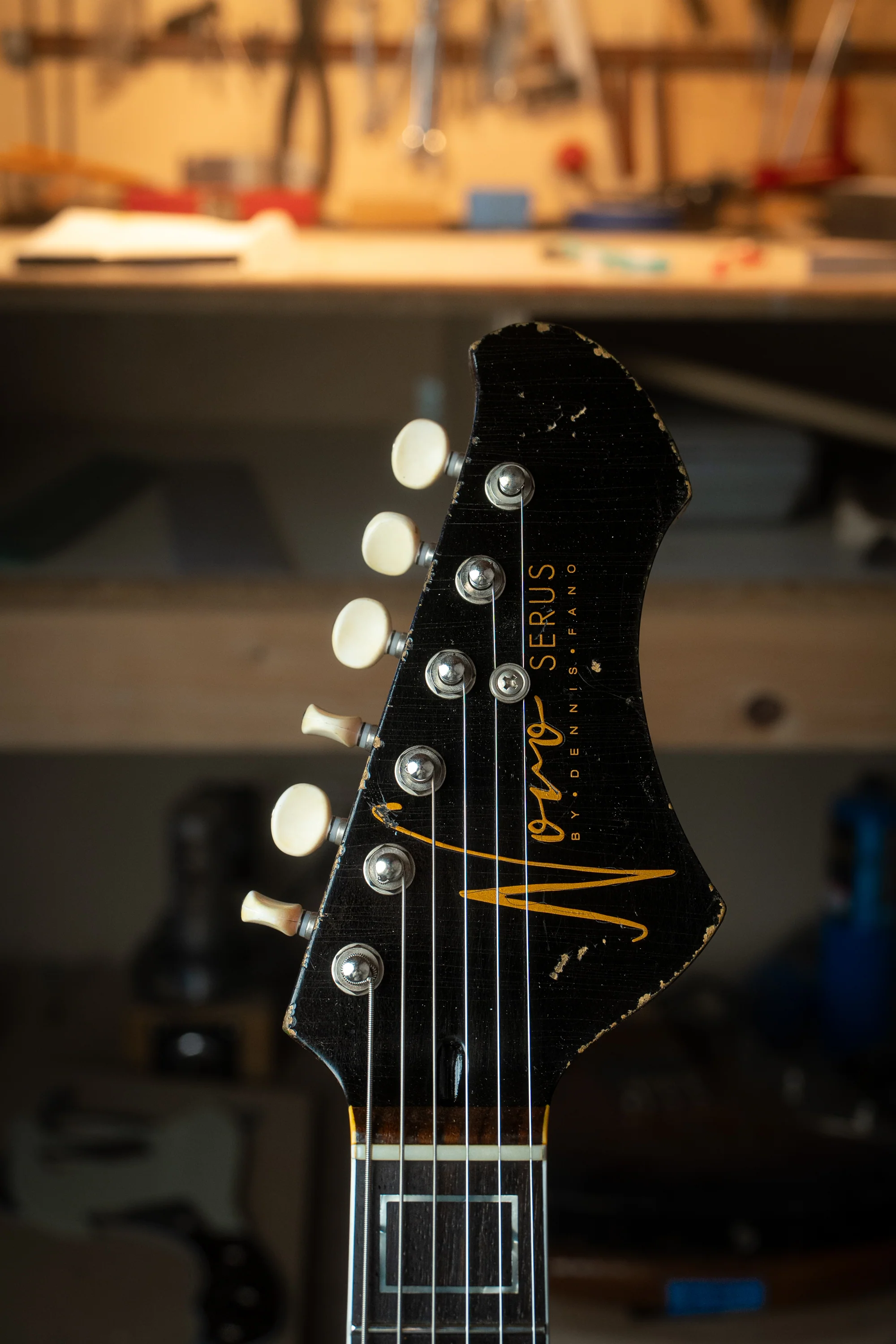 Signature Chambered SERUS P2 - Gold Top | NAMM 26 - Image 6